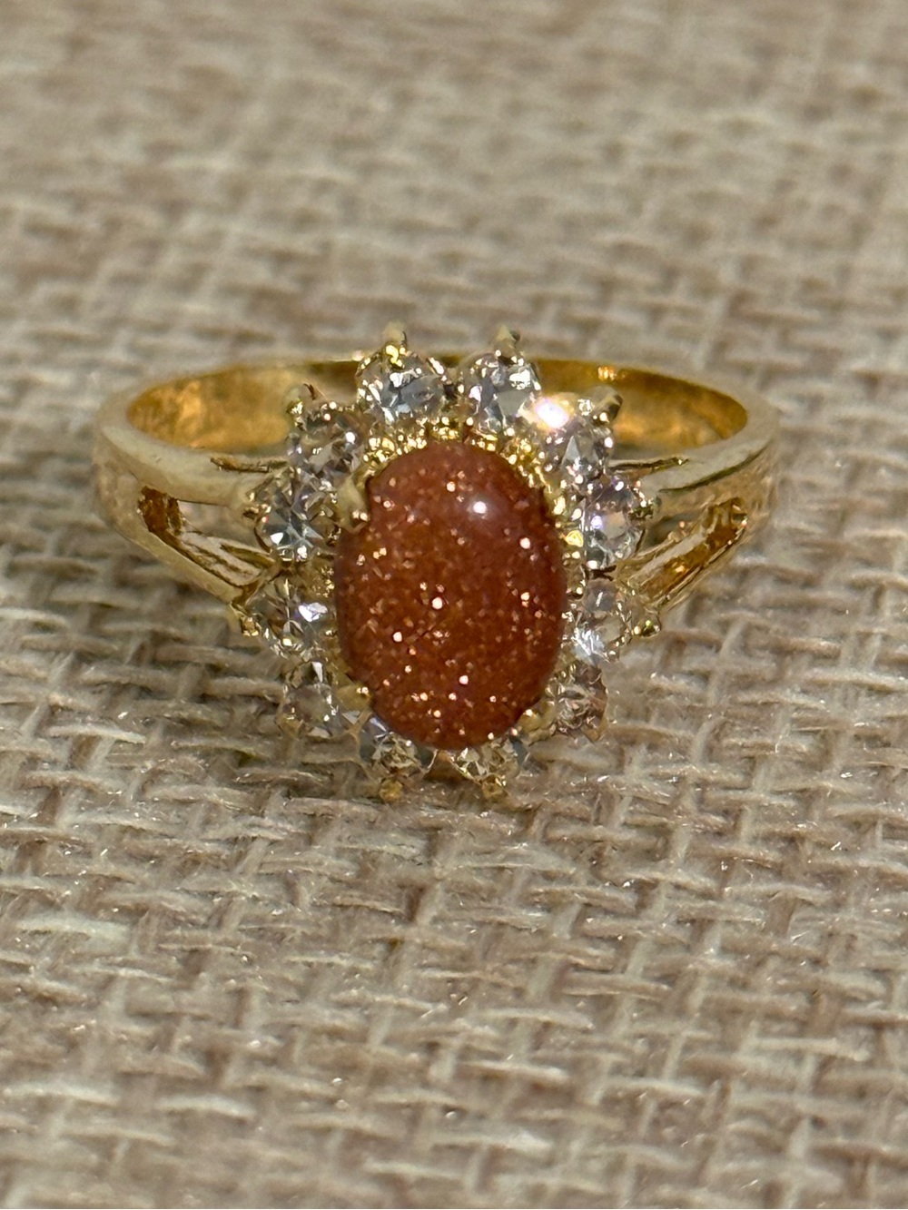 Vintage 18kt HGE Goldstone Cluster Ring Size 6.5 Cocktail Bohemian Retro Glitter
